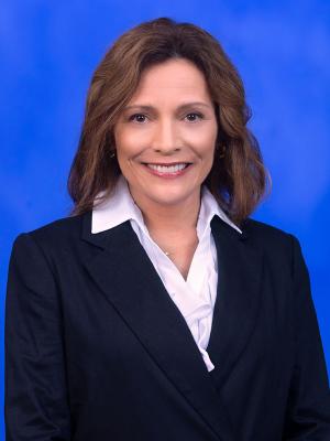 Ruth Gundermann in a professional head and shoulders photograph.